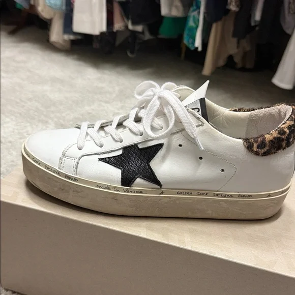 Golden Goose HI STAR with White and Black star sneakers - Picture 3 of 13
